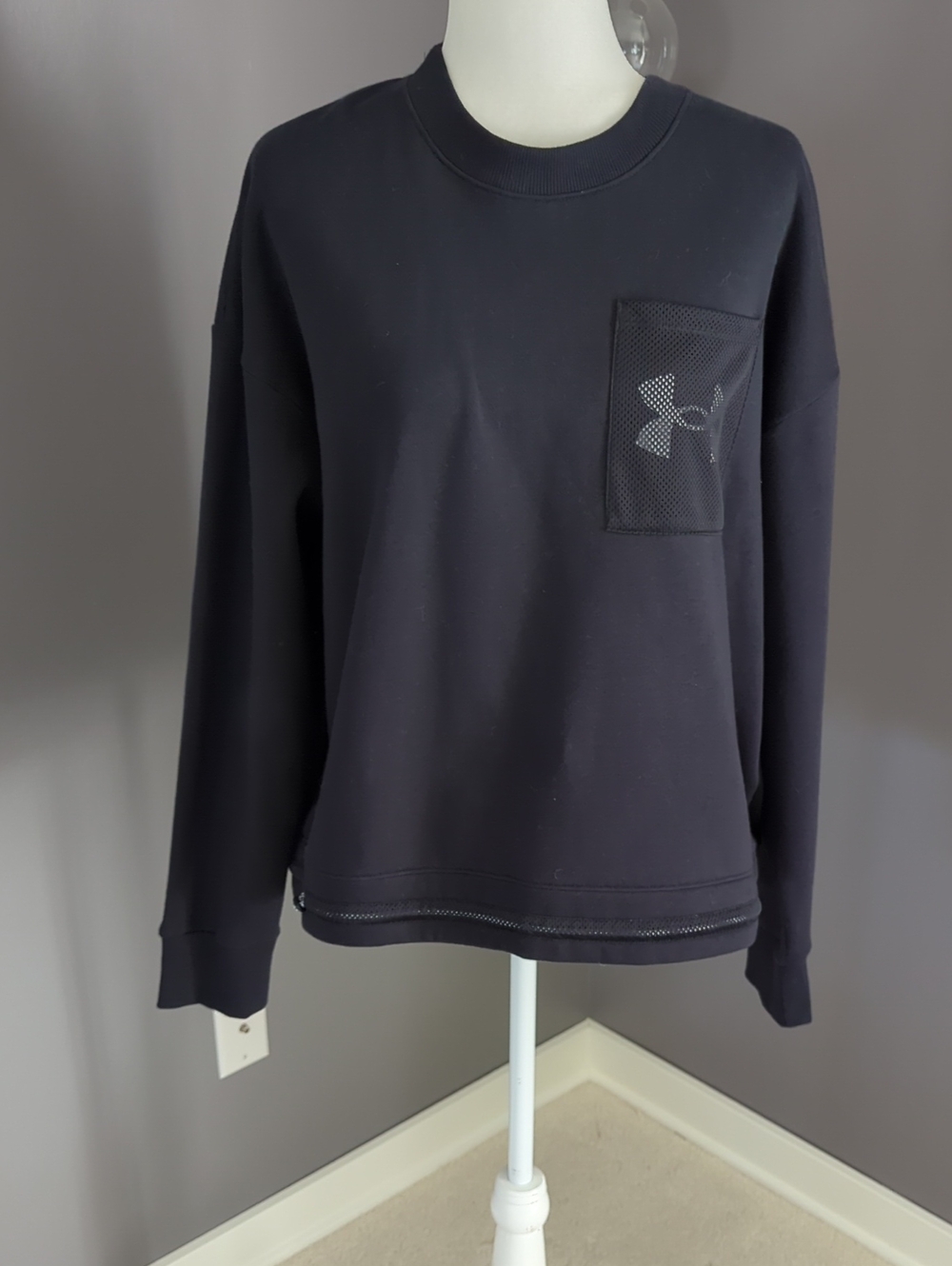 Under Armour Black Crewneck Sweatshirt with Mesh Pocket